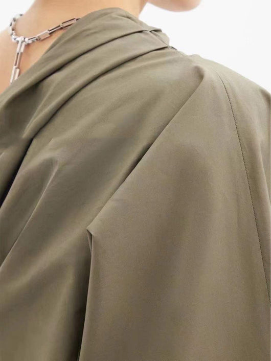 Blusa con Cadena y Pliegues Asimétrica de un Hombro - Image 9