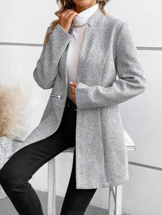 Abrigo de Lana para Mujer con Patrón Vertical Elegante - Image 10