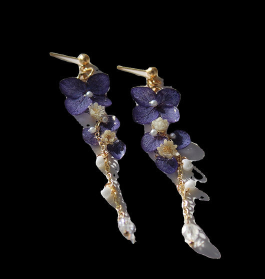 Aretes Colgantes de Hortensia Azul Marino Preservada con Borla Artesanal - Image 5