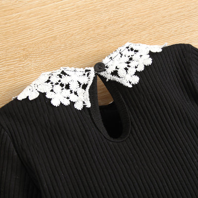 Conjunto Infantil 3 Piezas: Blusa de Encaje, Falda Cuadrillé y Gorro - Image 6