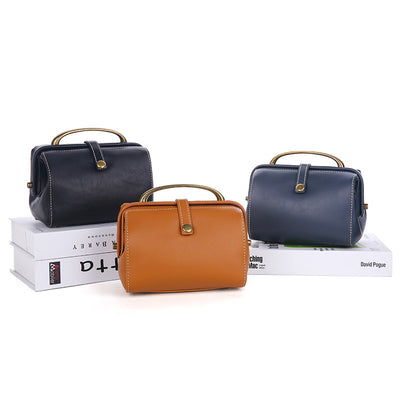 Bolsa Mensajera de Cuero para Mujer - Diseño Minimalista - Image 11