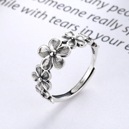 Anillo Ajustable Temperamento Ciruela Invernal con Detalles Artesanales