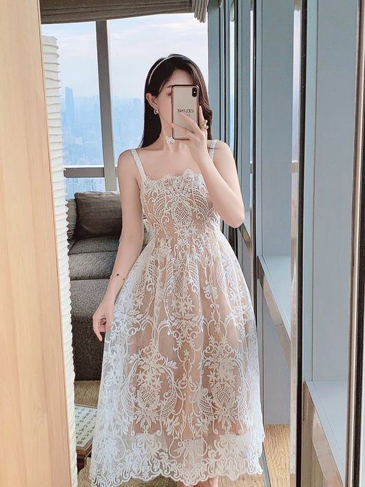 Vestido de Encaje Mesh con Tirantes Bordados - Image 2