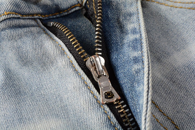 Jeans Skinny Ajustados con Algodón Elástico y Efecto Desgastado - Image 16