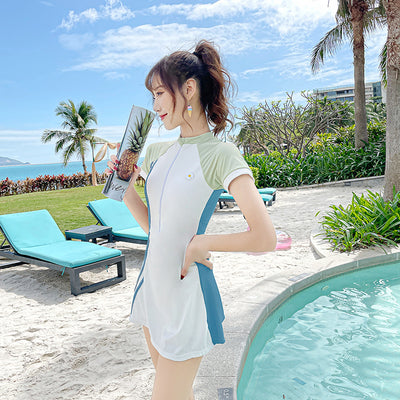 Traje de Baño Deportivo para Mujer con Manga Corta - Image 4
