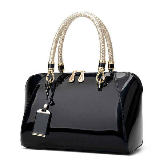 Bolso de Charol Brillante con Asa Diagonal - Diseño Fashion - Image 6