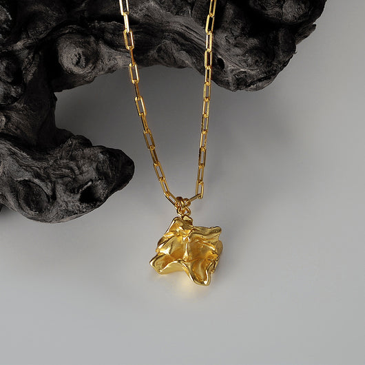 Aretes de Textura Plisada con Diseño Minimalista - Image 8