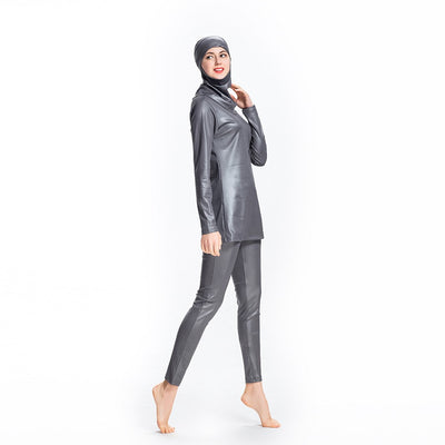 Traje Deportivo Conservador de Tres Piezas - Image 4