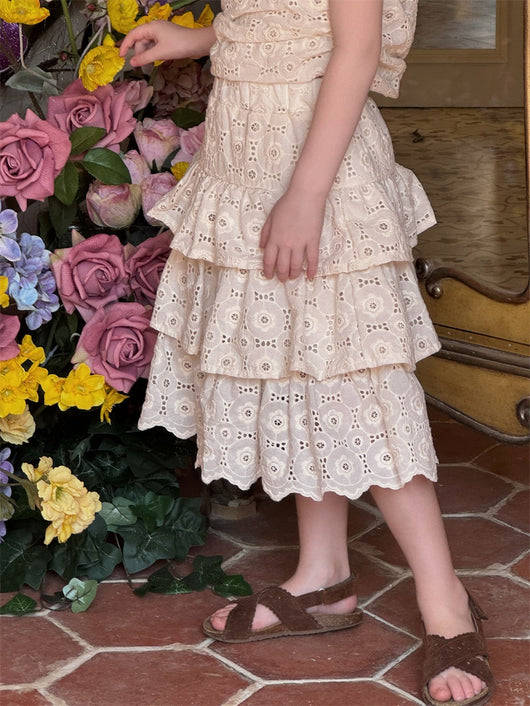 Vestido Pastel con Hombreras Oblicuas y Bordados de Verano - Image 31