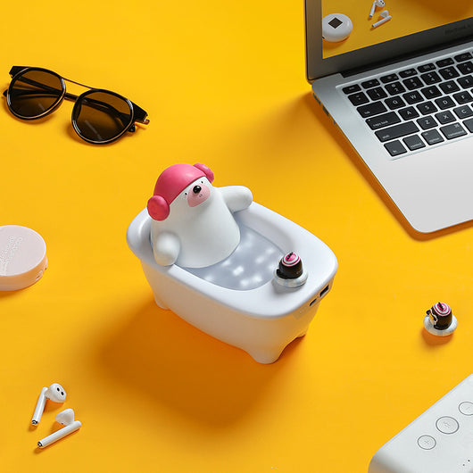 Creative air humidifier shaped like a white bathtub with a polar bear wearing pink earmuffs and a small penguin. - Image 7