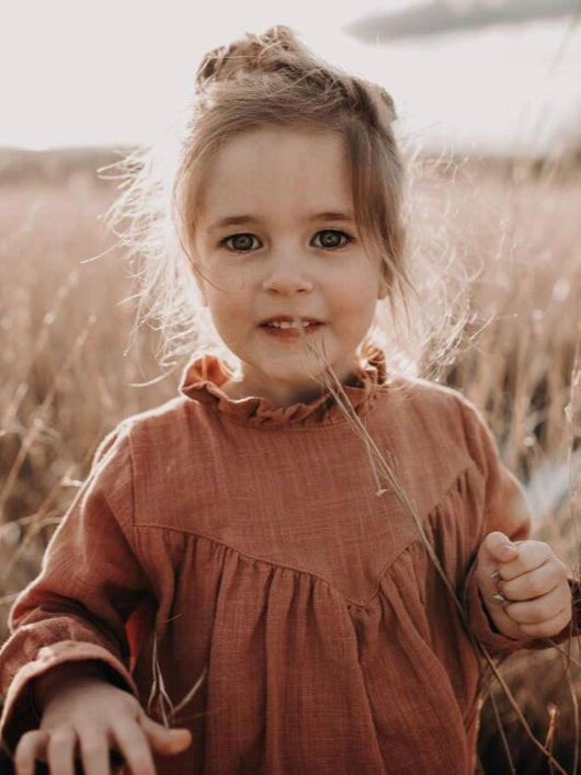 Vestido Infantil de Algodón con Encaje y Mangas Largas - Image 10