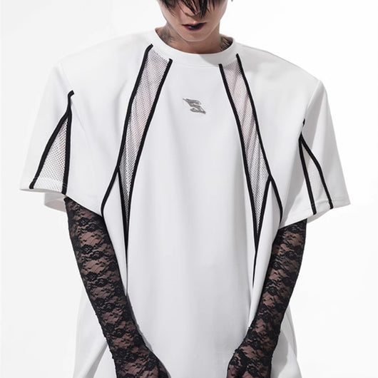 Remera Negra con Costuras Huecas y Acolchado en Hombros - Image 8