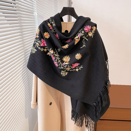 Bufanda Étnica de Invierno con Bordado Floral y Tacto de Cachemira - Image 2