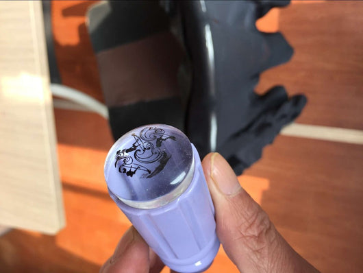 Sello de Silicona para Uñas con Cabezal Transparente y Mango Púrpura - Image 6