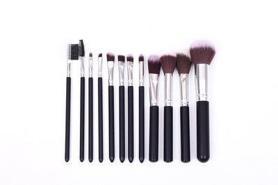 Set de 12 Brochas de Maquillaje Profesional con Estuche - Image 18