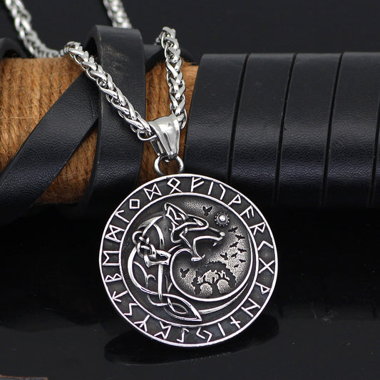Collar Colgante Cabeza de Lobo Viking con Runas Nórdicas para Hombre