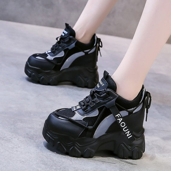 Tenis Negros para Mujer con Punta Redonda y Suela Gruesa