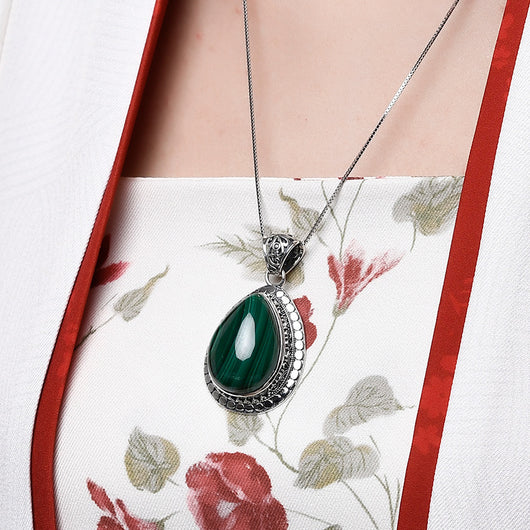 Dije Retro Verde en Plata S925 Forma Gota - Image 3