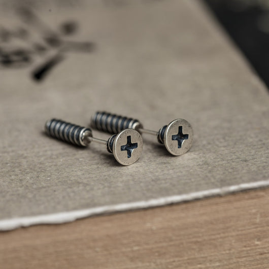Aretes Punk Hip Hop Plata Tailandesa con Tornillos y Tachuelas - Image 2