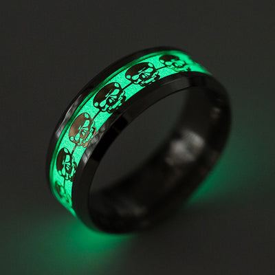 Anillo de Calavera Luminosa en Titanio - Joya Punk Clásica y Audaz