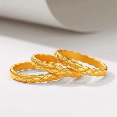 Anillo de Pareja Dorado Xiaoxiang Lingge - Diseño Fashion Elegante - Image 3