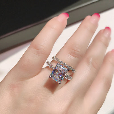 Anillo de Plata 925 con Diamante Cuadrado de Alto Carbono