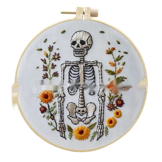 Bordado Artesanal Calavera con Patrón de Murciélago - Image 4
