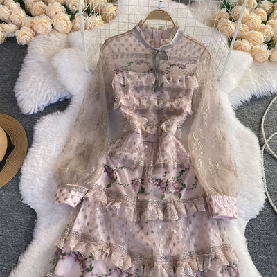 Vestido de Encaje Bordado Elegante con Detalles de Costura - Image 4