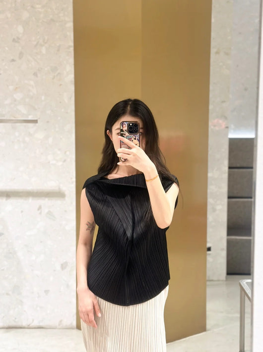 Blusa Plisada sin Mangas Cuello V - Cómoda y Versátil - Image 25