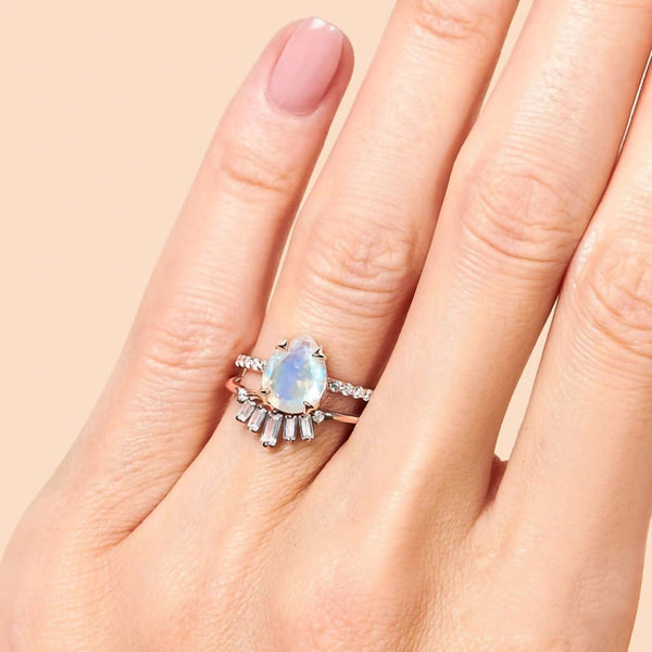 Anillo Doble de Plata Esterlina con Piedra de Luna Rosada