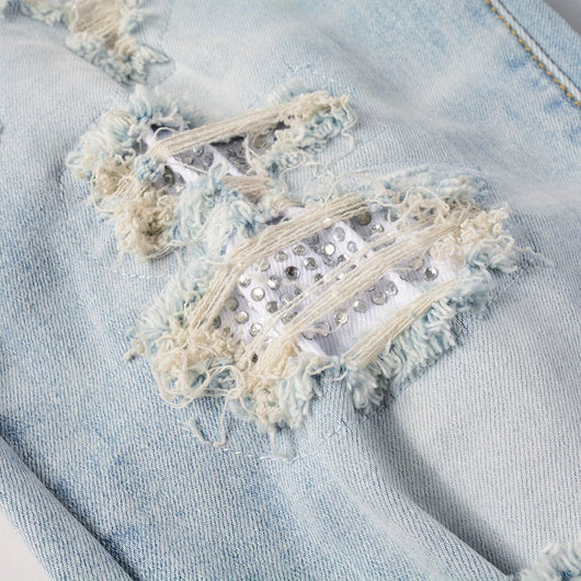 Jeans Ajustados para Hombre con Parches Diamante Claro y Detalles Perforados - Image 13