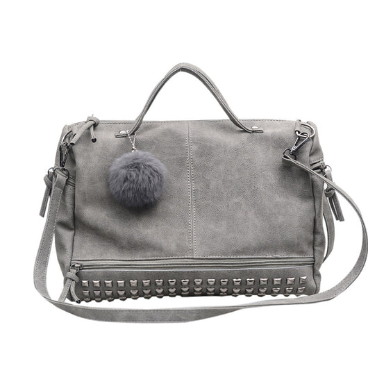 Bolso de Hombro en Cuero Nobuck con Remaches - Image 9