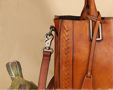 Bolsa Mensajera de Cuero Genuino Hecha a Mano para Mujer - Image 12