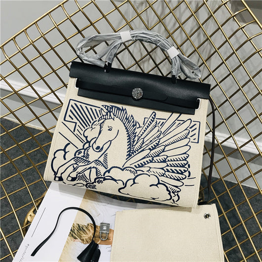 Bolso Kelly Canvas y Cuero con Correa Diagonal - Diseño Pegasus Graffiti - Image 8