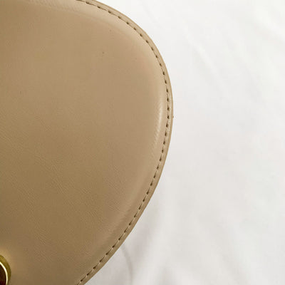 Bolsa Mensajera Minimalista para Mujer - Bandolera de Concha - Image 17
