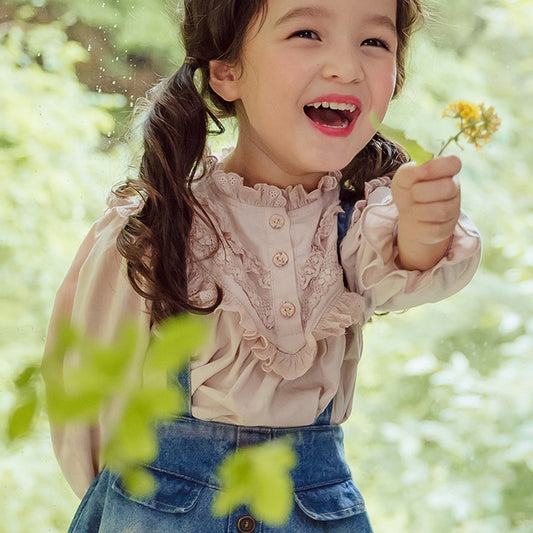 Blusa Princesa Infantil con Cuello de Encaje y Mangas Abullonadas Retro