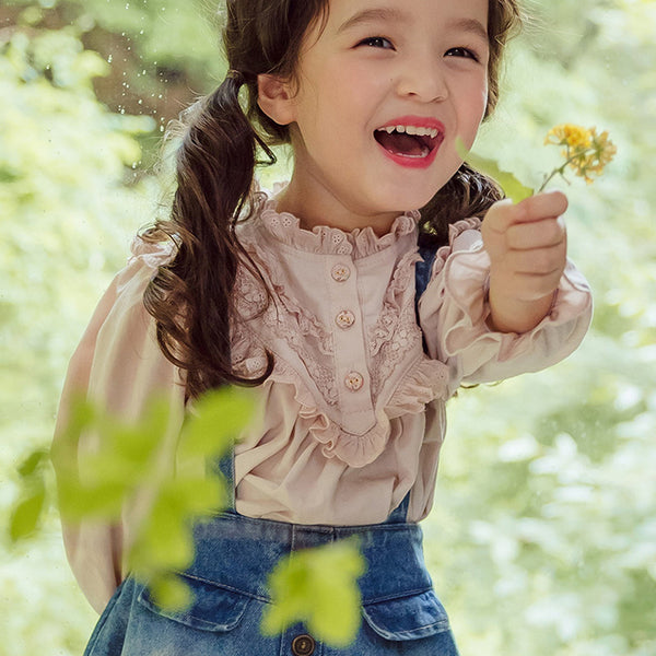 Blusa Princesa Infantil con Cuello de Encaje y Mangas Abullonadas Retro
