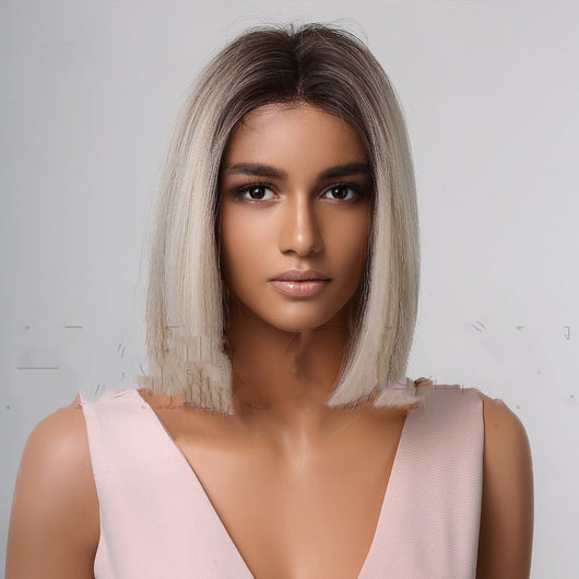Peluca Corta Degradada Blanca - Cabello Liso a la Altura del Hombro - Image 8