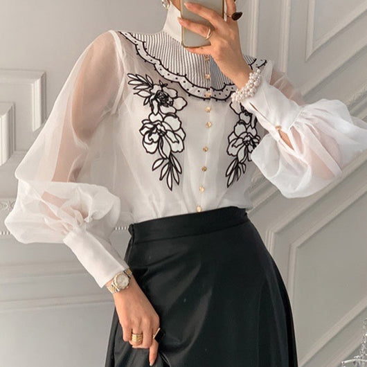 Blusa Elegante con Mangas Linterna y Flores Bordadas - Image 11