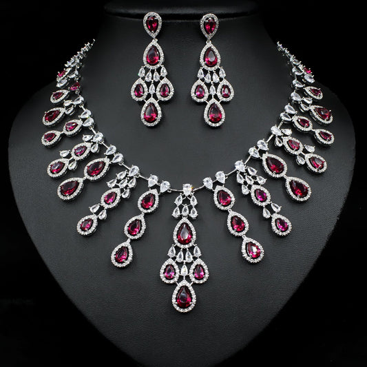 Conjunto de Collar y Aretes de Circón con Efecto Gota de Agua Iridiscente