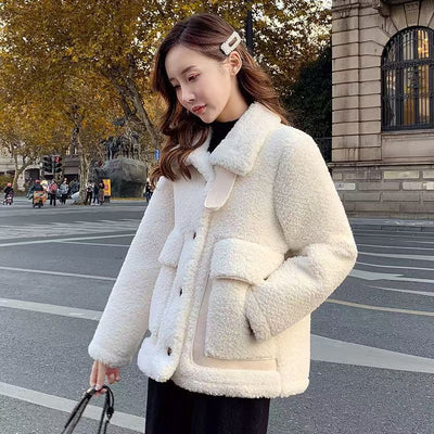 Chaqueta Versátil de Borrego y Piel para Mujer - Image 4