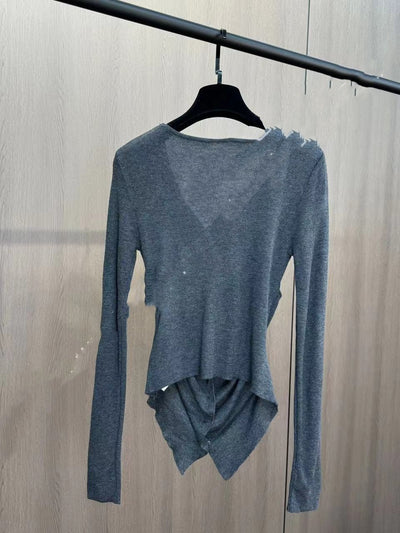 Cardigan de Lana Ajustado con Hebilla de Diamantes y Pliegues Elegantes - Image 9