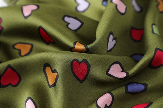 Pañuelo de Seda Estampado Corazones - Foulard Cuadrado Multiuso para Mujer - Image 15