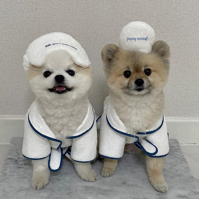 Bata de Baño para Mascotas con Diseño Hotel Chic - Pijama Fotográfico - Image 10