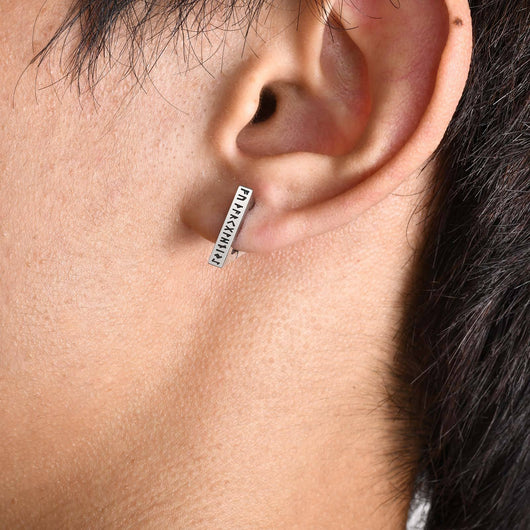 Arete Triangular de Acero Inoxidable con Símbolo Viking Geométrico - Image 19