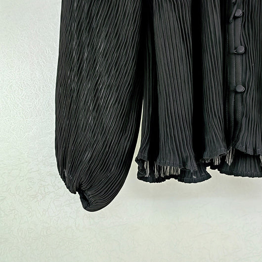 Blusa Elegante con Cuello Volante, Cordones y Mangas Farol Plisadas - Image 16