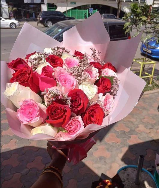 Ramo de Rosas para San Valentín - Regalo Perfecto para tu Novia - Image 2