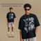 Camiseta Personalizada com Ilustração Masculina em Preto e Branco