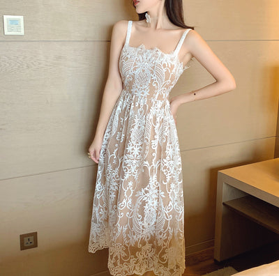 Vestido de Encaje Mesh con Tirantes Bordados - Image 12