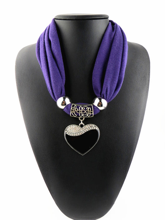 Pañuelo Elegante con Dije de Corazón para Mujer - Image 9